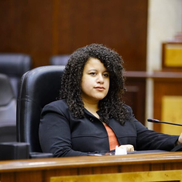 978F12E3 8471 4365 B45E 00B13291FFBB 600x600