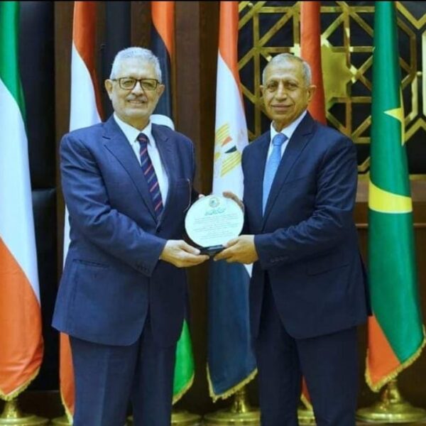 D04307D3 C6A7 482B AB32 8FDE64D71B3F 600x600