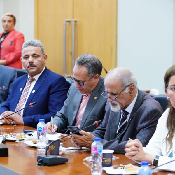 F31C5F2A 4B20 43F7 AE78 56E95F44482B 600x600