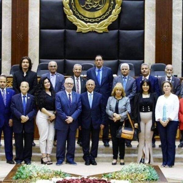 FA1AB8C0 8D5C 4CB7 B4A7 5E00DDB628F1 600x600